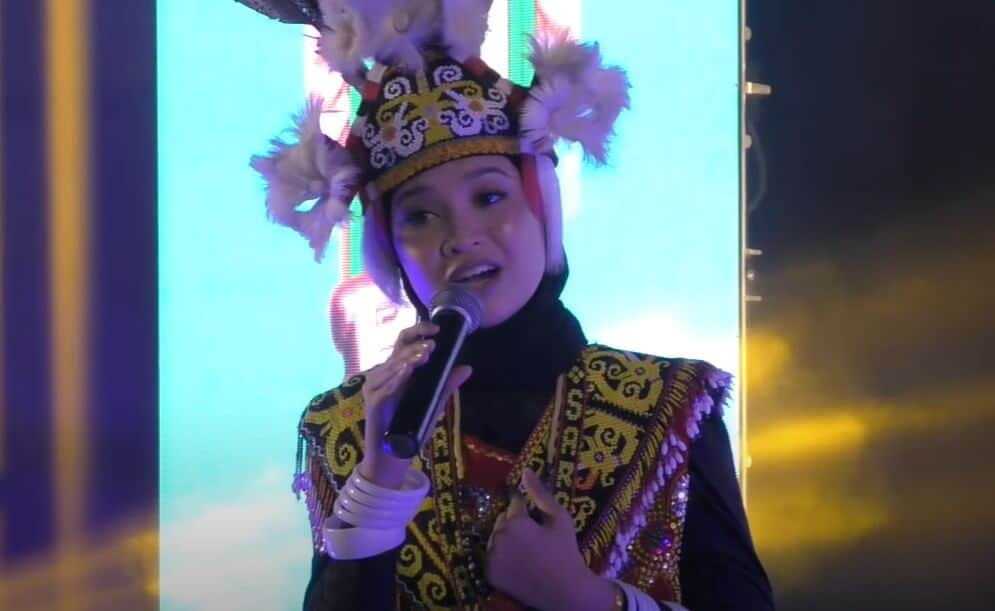 Ibarat Diberi Peluang Kedua, Nabila Razali Tebus Kesilapan AJL Sambil Pakai Baju Orang Ulu
