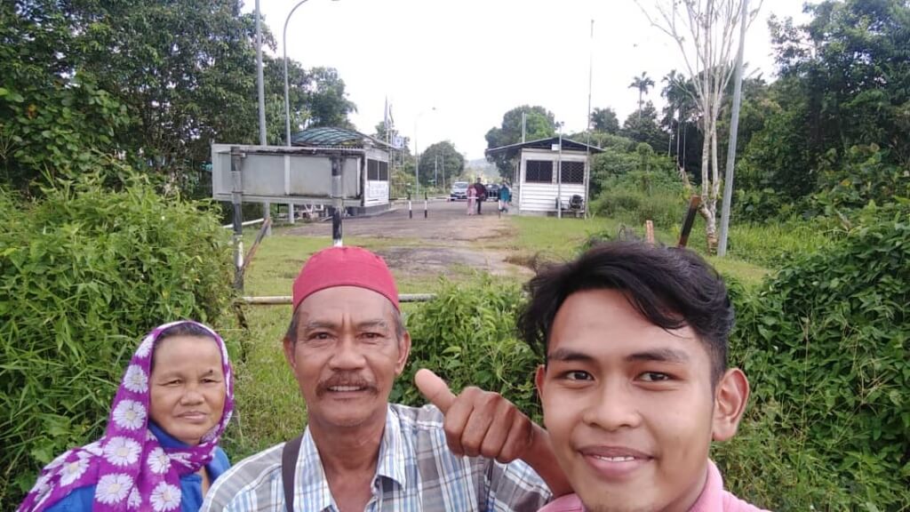 Hanya Mampu Lambai Antara Sempadan Brunei Dan Limbang Untuk Lepaskan Kerinduan