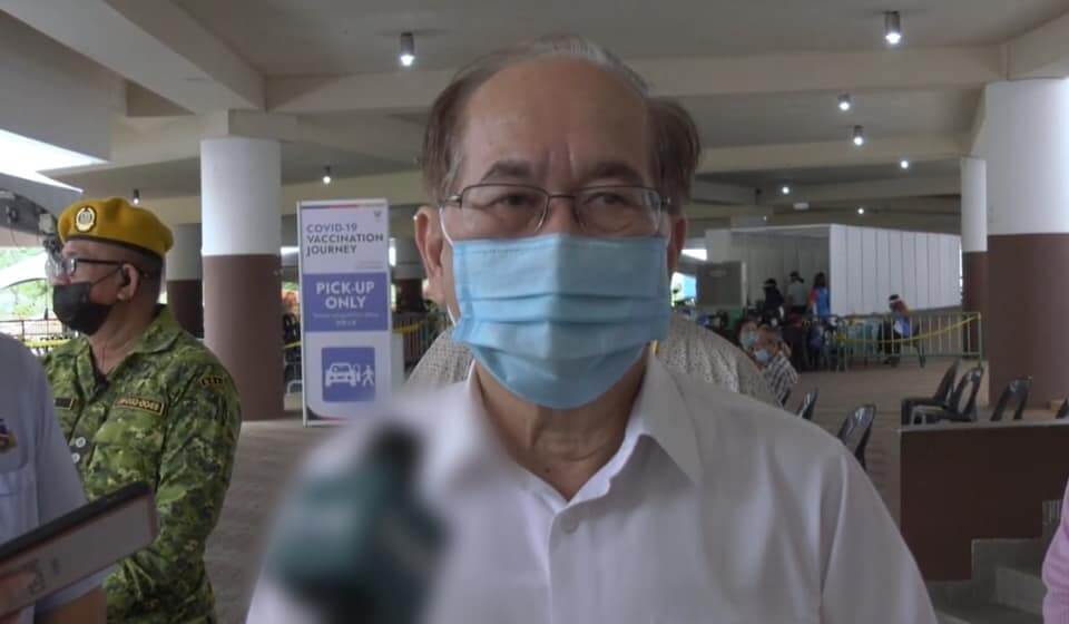 VIP Potong Barisan Vaksin OKU Di Kuching, Uggah Minta Maaf