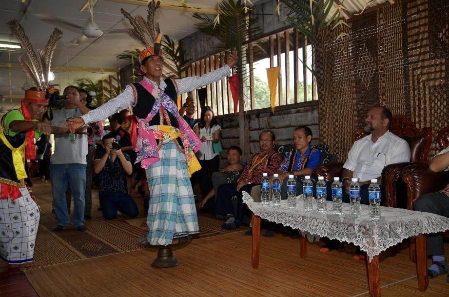 Katil ICU Sarawak Cecah Paras Kritikal, Rakyat Dilarang Ngabang Untuk Bendung Penularan Secara Drastik