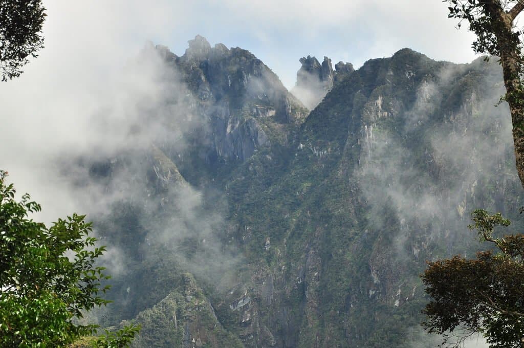 Lindu Roh Aki Nabalu Lagenda Gunung Kinabalu, Dan Bagaimana Ia Mendapat Namanya