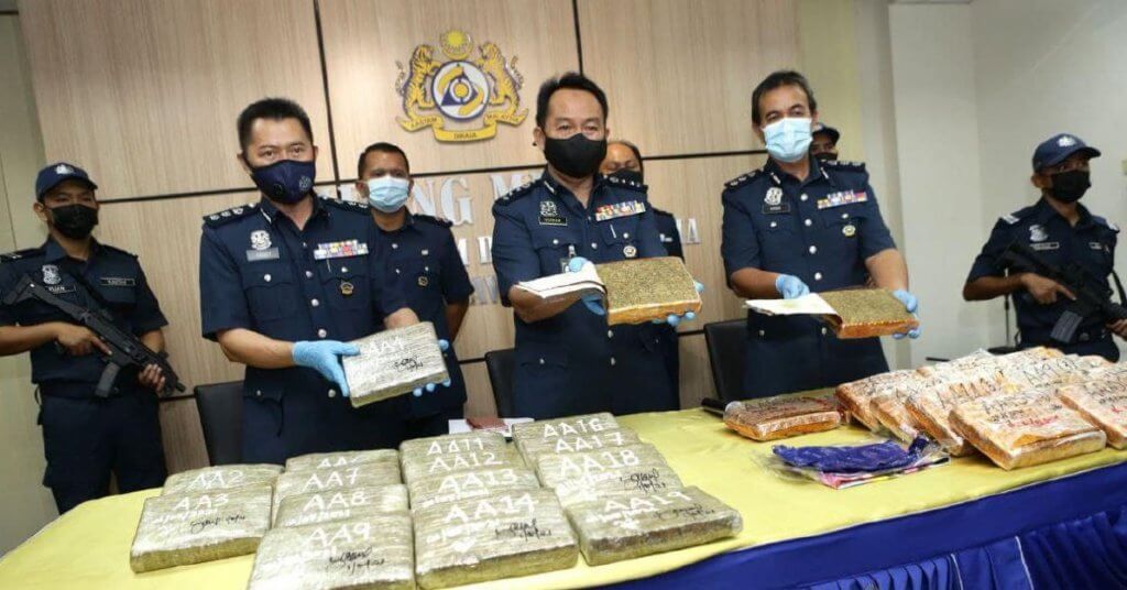 Tak Sedar Bawa Bagasi Berisi 18kg Ganja, Mangsa Keldai Dadah Ditahan Di Lapangan Terbang Kuching