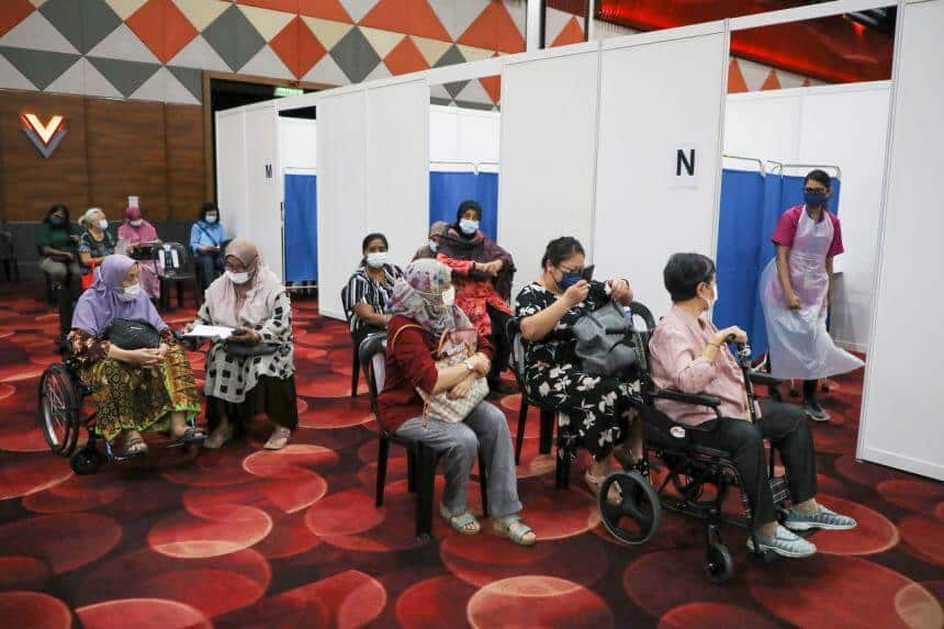 MUKTAMAD : Sarawak Benarkan Penggunaan Vaksin Astra Zeneca Secara Sukarela