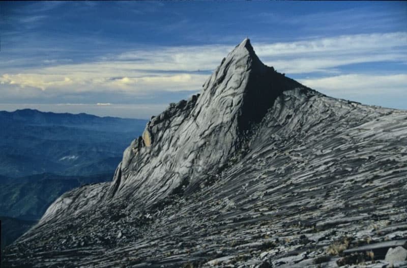 mount kinabalu summit Lagenda Gunung Kinabalu, Dan Bagaimana Ia Mendapat Namanya