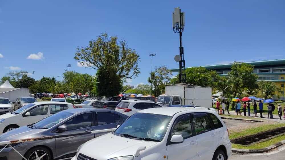 Lebih Sesak Dari Pasar Malam, Gangguan Bekalan Elektrik Jejaskan Urusan Vaksinasi Di Stadium Perpaduan Kuching