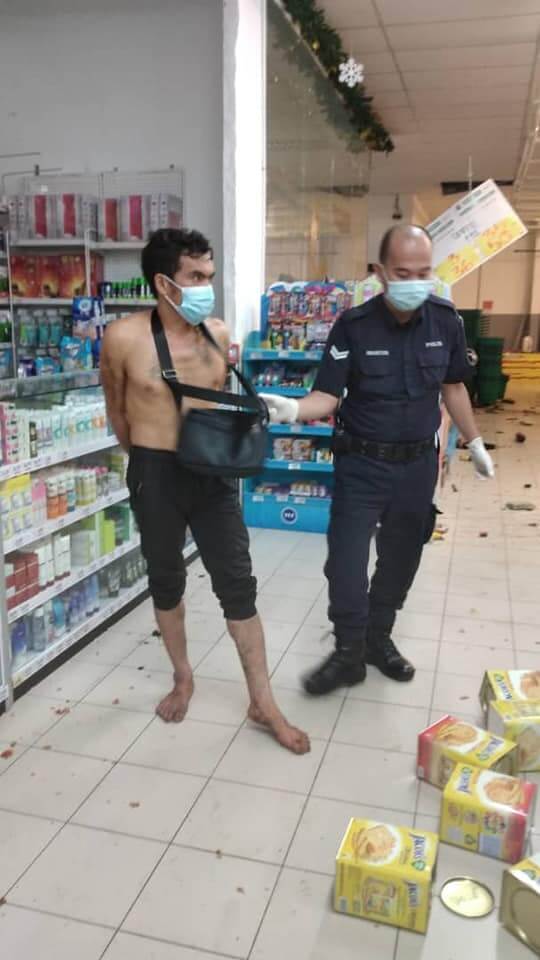 Hancur Satu Pasaraya, Tular Seorang Lelaki Mengamuk Musnahkan Harta Benda Di Econsave Bintulu