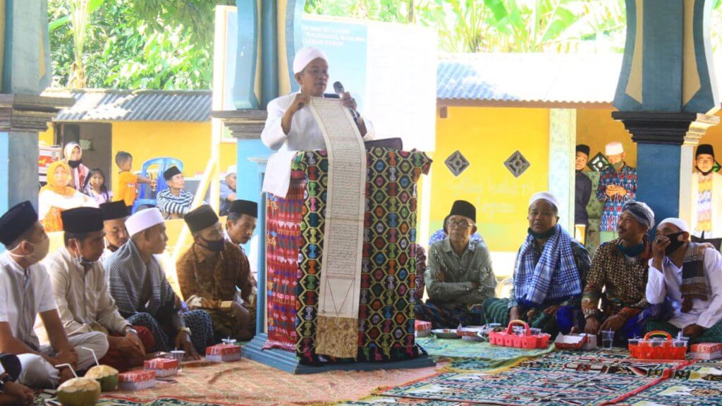 Amalkan Kepercayaan Solat 3 Kali Sehari, Ini Adalah Komuniti Muslim 'Sasak' Di Indonesia