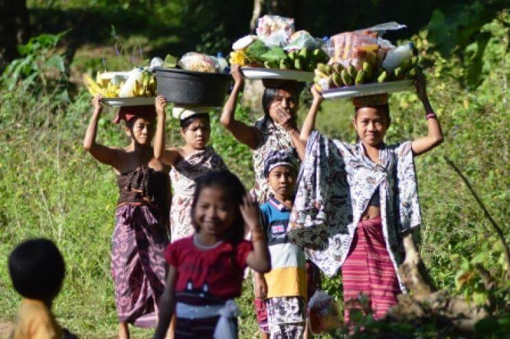 Amalkan Kepercayaan Solat 3 Kali Sehari, Ini Adalah Komuniti Muslim 'Sasak' Di Indonesia