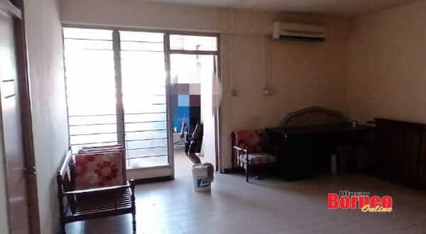 Dipercayai Mati Gantung Diri, Teman Wanita Temui Mayat Kekasih Di Ruang Tamu Rumah Sewa Di Sabah