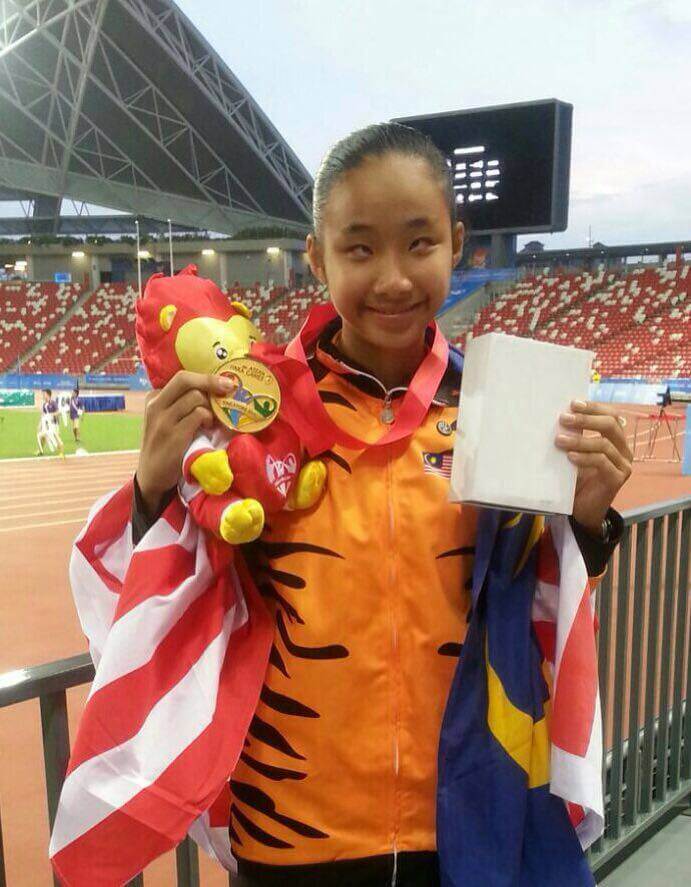 Berjaya Bolot 3 Pingat Emas Buat Malaysia, Kenali Ratu Pecut Paralimpik Negara Asal Sabah Felicia Mikat