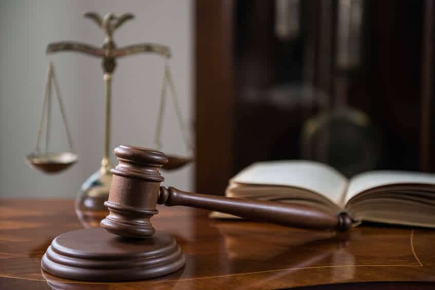 Panduan Tuntutan Jika Barang Anda Hilang Akibat Kecuaian Syarikat Kurier 13 gavel 2 Panduan Tuntutan Jika Barang Anda Hilang Akibat Kecuaian Syarikat Kurier