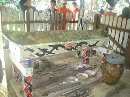 Ketahui 5 Makam Yang Terkenal Di Sarawak Dan Kisah Disebalik Mereka