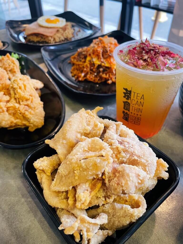 Ini 5 Port Makan Yang Menyajikan Kulit Ayam Rangup Di Kuching
