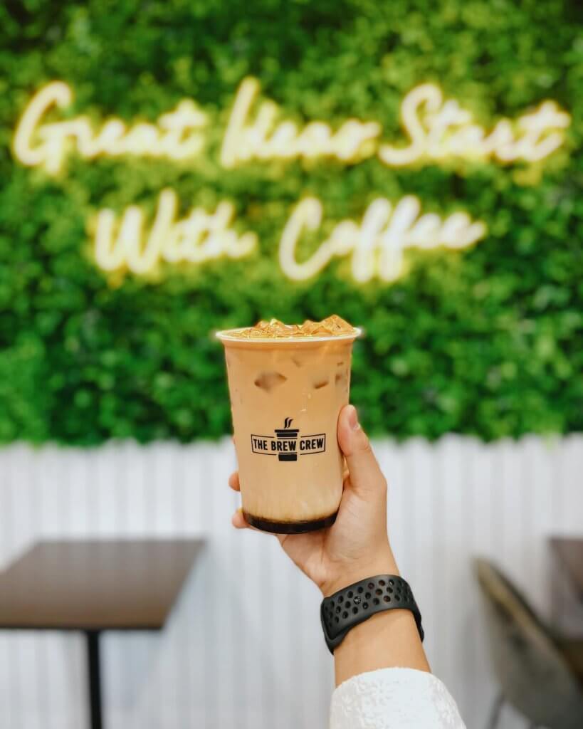 Berjaya Luaskan Empayar Sampai Semenanjung, Kenali Kedai Kopi Ori Sarawak The Brew Crew