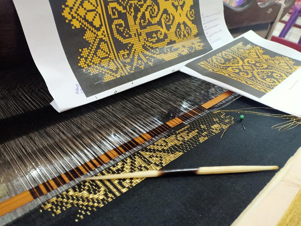 Ditenun Menggunakan Sifir Khas, Kenali Keunikan Songket Sarawak