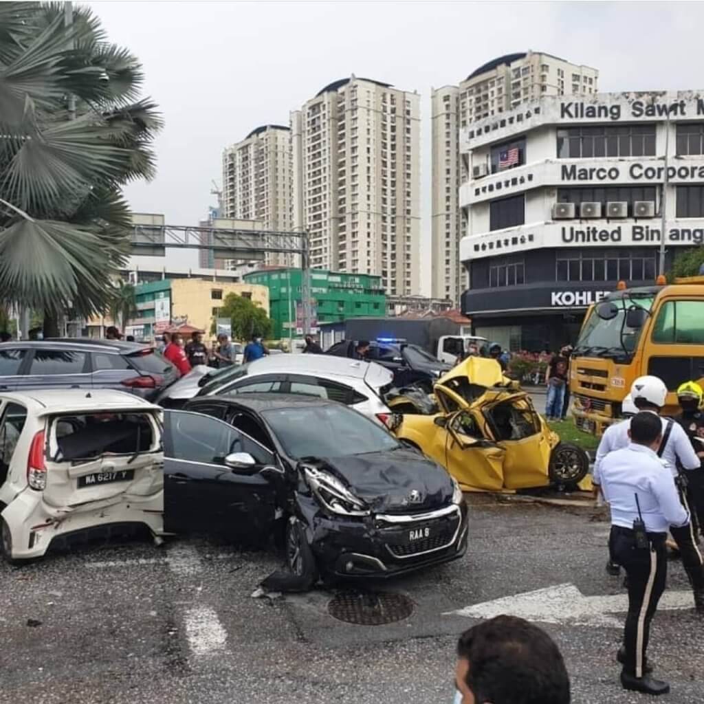Mangsa Terselamat Dari Nahas Myvi Remuk Dilanggar Lori, Pemandu Rupanya Positif Dadah
