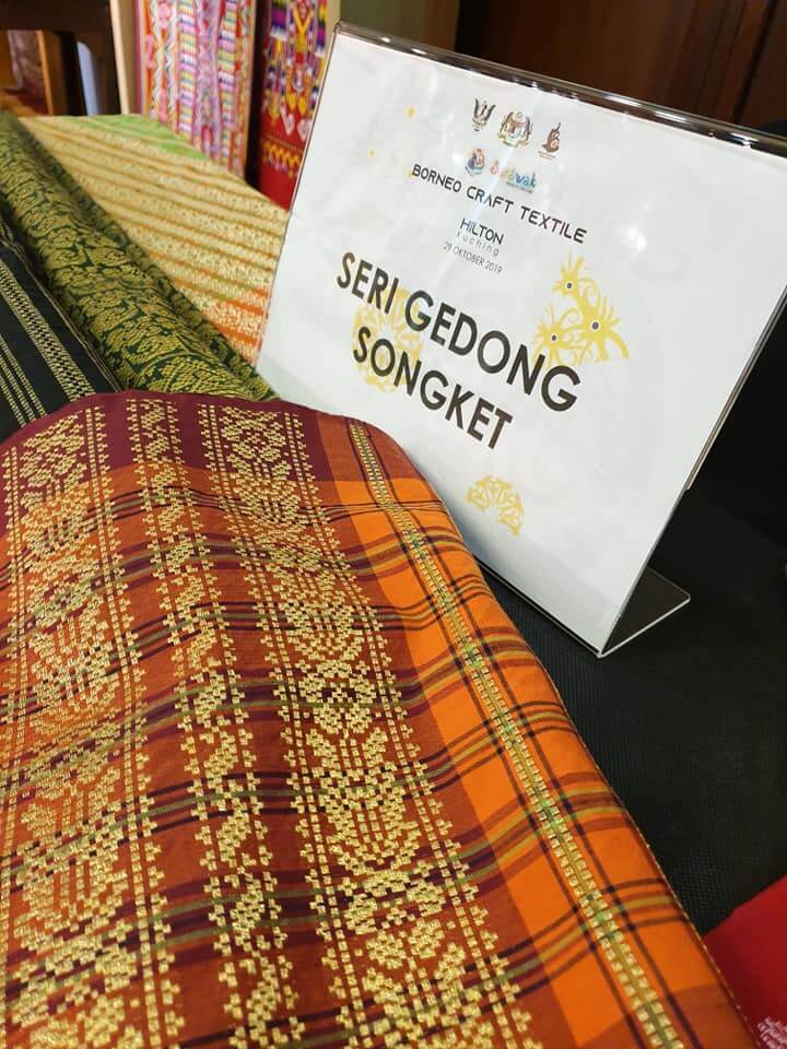 Ditenun Menggunakan Sifir Khas, Kenali Keunikan Songket Sarawak