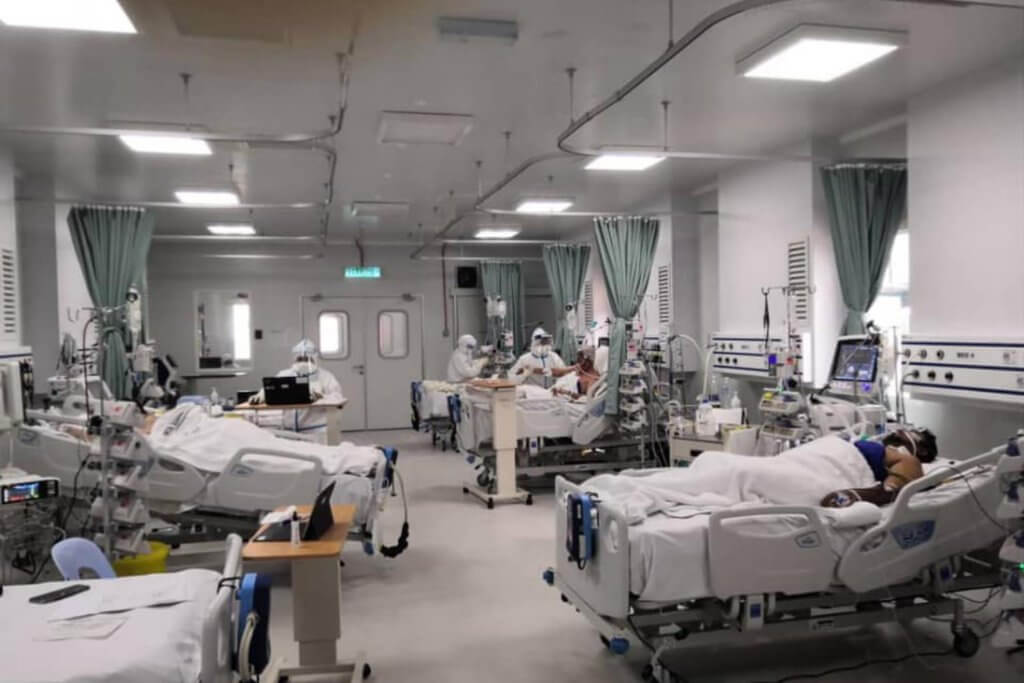 Sampai Duduk Di Koridor Dengan Tangki Oksigen, Doktor Dedah Realiti Hospital Sesak Di Sabah