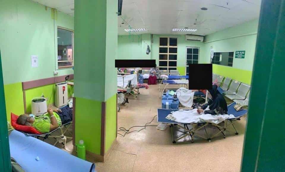 Sampai Duduk Di Koridor Dengan Tangki Oksigen, Doktor Dedah Realiti Hospital Sesak Di Sabah