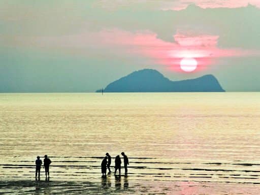 Berkumpul Di Pantai Adalah Tidak Dibenarkan Di Zon Selatan Sarawak