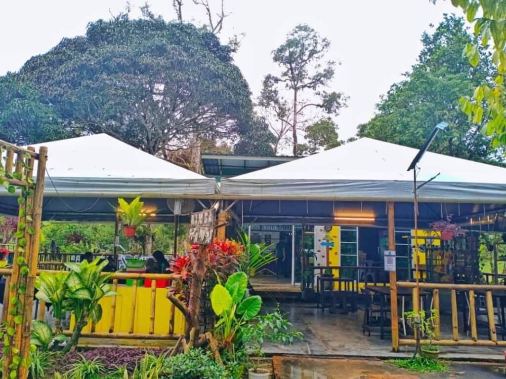 Sumiran Eco Camp, Destinasi Berkhemah 'All-in-1' Siap Ada Flying Fox Terpanjang Di Sarawak!