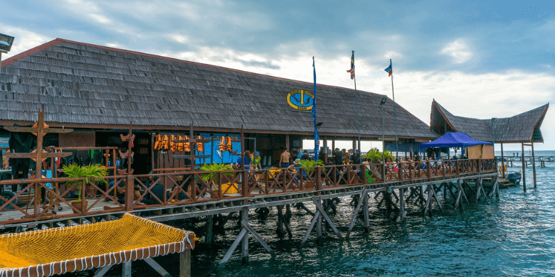Diiktiraf Sebagai Lokasi Menyelam Terbaik Di Dunia, Keindahan Pulau Mabul Sabah Pasti Buat Anda 'Speechless'