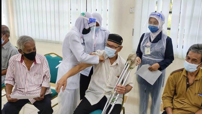 Warga Emas 60 Tahun Ke Atas Terima Vaksin Sinovac Dan Pfizer Layak Daftar Dos Penggalak