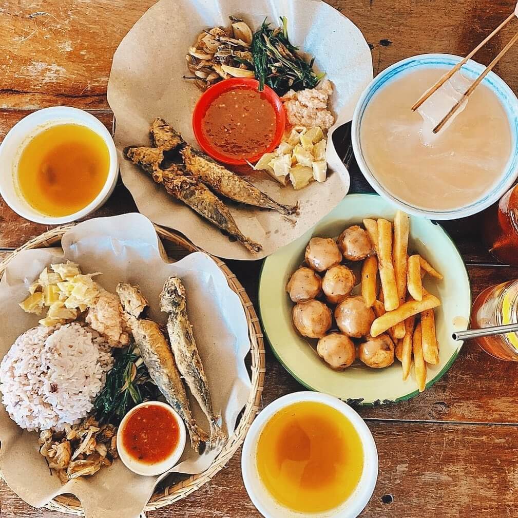 Klasik Dan Estetik, 3 Kafe Di Sabah Yang Anda Patut Cuba Untuk Road Trip Foodie Anda 10 Klasik Dan Estetik, 3 Kafe Di Sabah Yang Anda Patut Cuba Untuk Road Trip Foodie Anda