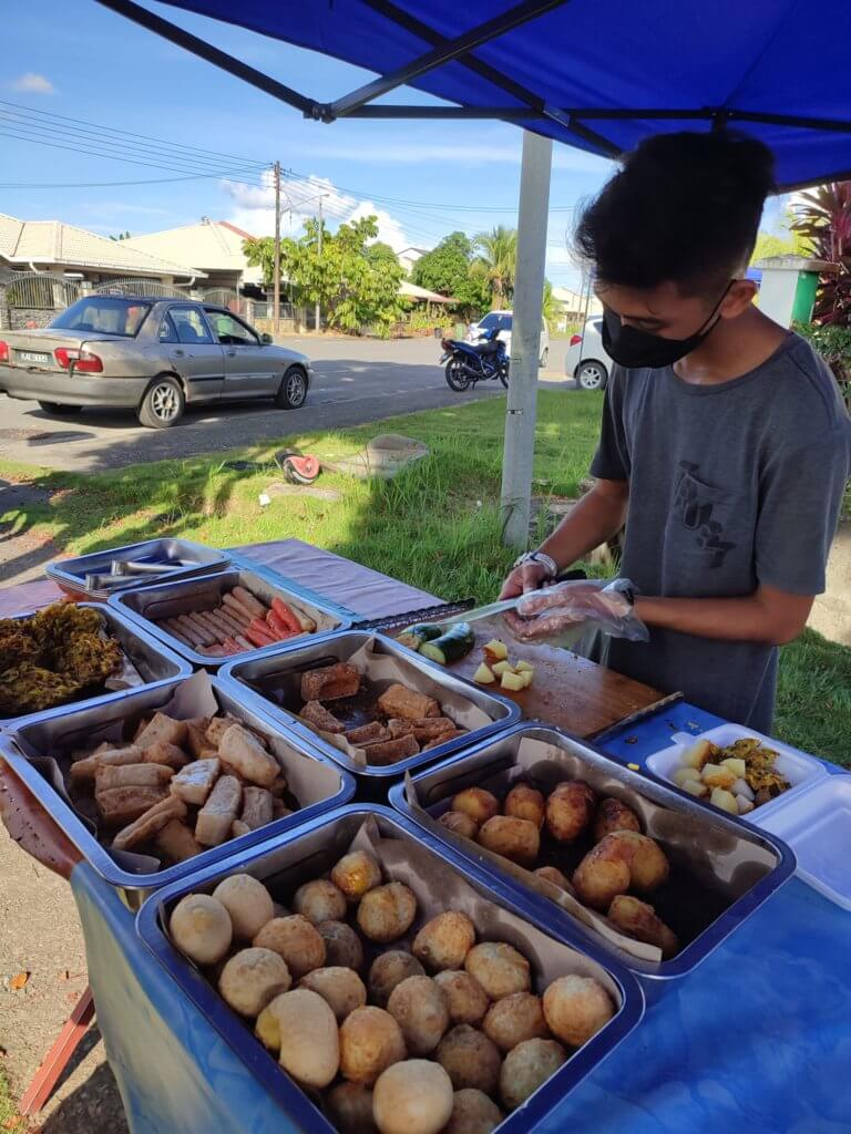 Gerai Pasembur Dan Rojak Campur Di Samarahan Ini Buatkan Anda Rasa Macam Di Penang!