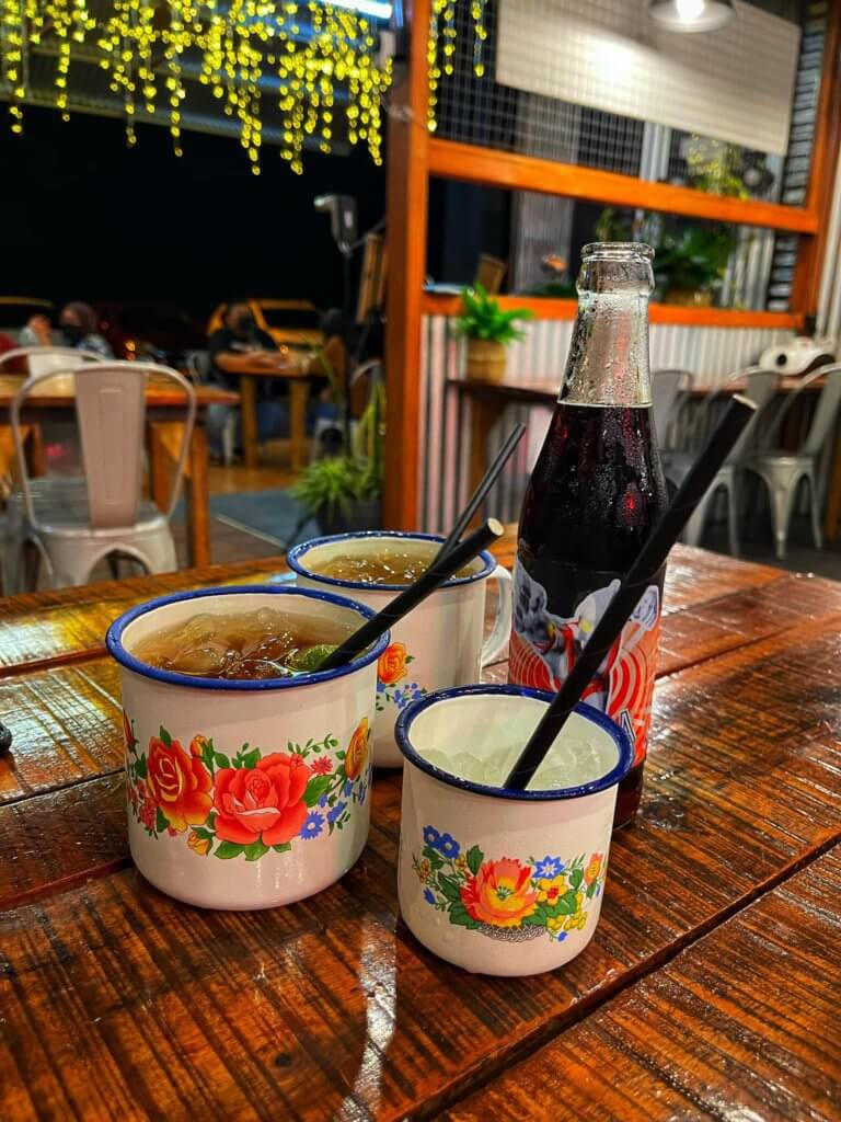 Kedai Retro Hidangkan Sup Tulang Terbaik Di Sibu, Jom Singgah Ke Setinggan Cafe