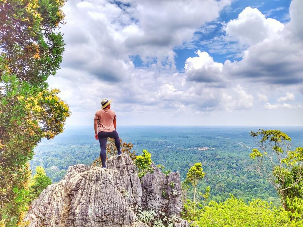 Alami Pendakian Yang Mencabar Di Bukit Kasut, Taman Negara Niah Miri