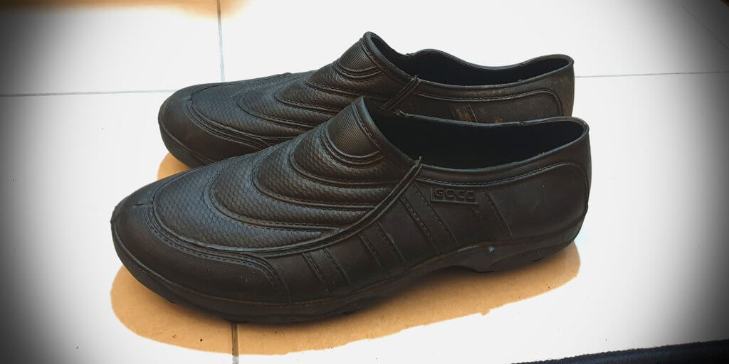 adidas kampung rubber shoes 1577961242 9b4e4822 Trail Amat Mencabar, Ketahui Jumanji Waterfall Di Bako