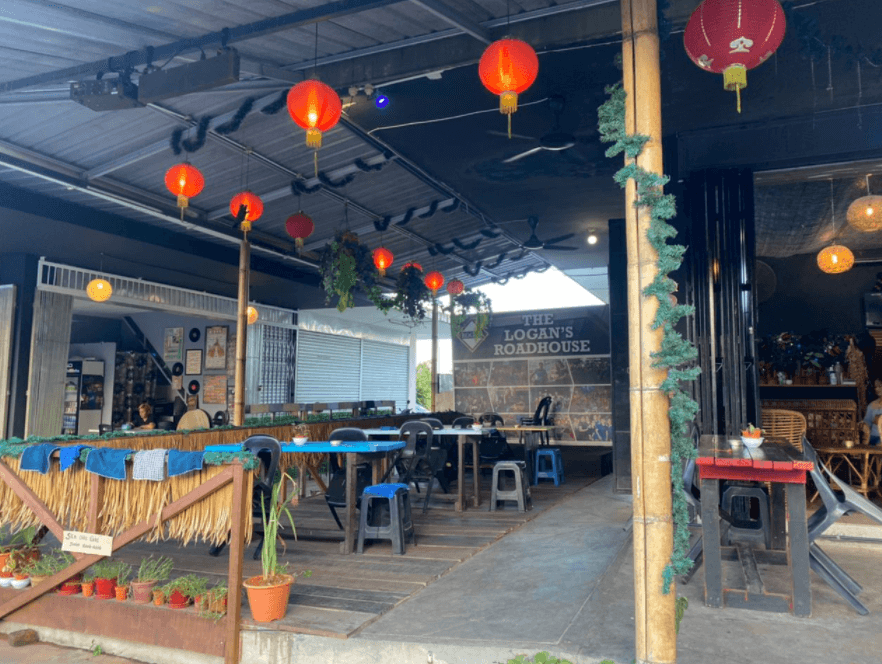 Tak Minat Suasana Penuh Sesak Di Bar? Ini 4 'Hidden Bar' Santai Di Kuching Anda Boleh Lawati
