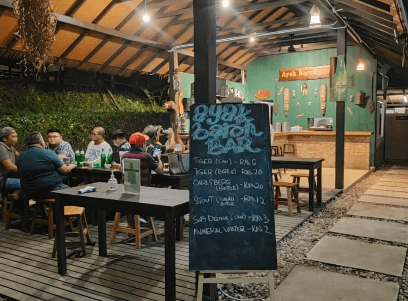 Tak Minat Suasana Penuh Sesak Di Bar? Ini 4 'Hidden Bar' Santai Di Kuching Anda Boleh Lawati