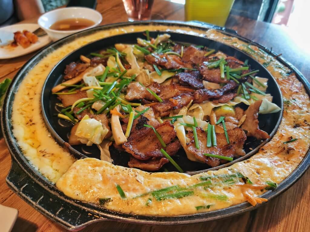 Cita Rasa Mukbang K-Wave Buat Ketagih, Ini 4 Kedai Makanan Korea Di Kuching Yang Anda Boleh Cuba
