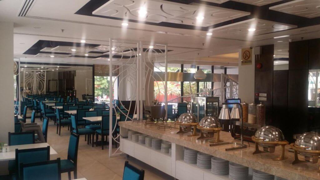 Sambut Krismas Bersama Keluarga, Ini 4 Hotel Menyediakan Buffet Bawah RM100 Seorang Di Kuching