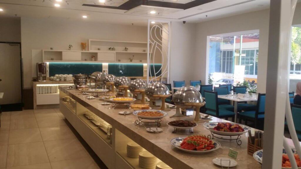 Sambut Krismas Bersama Keluarga, Ini 4 Hotel Menyediakan Buffet Bawah RM100 Seorang Di Kuching