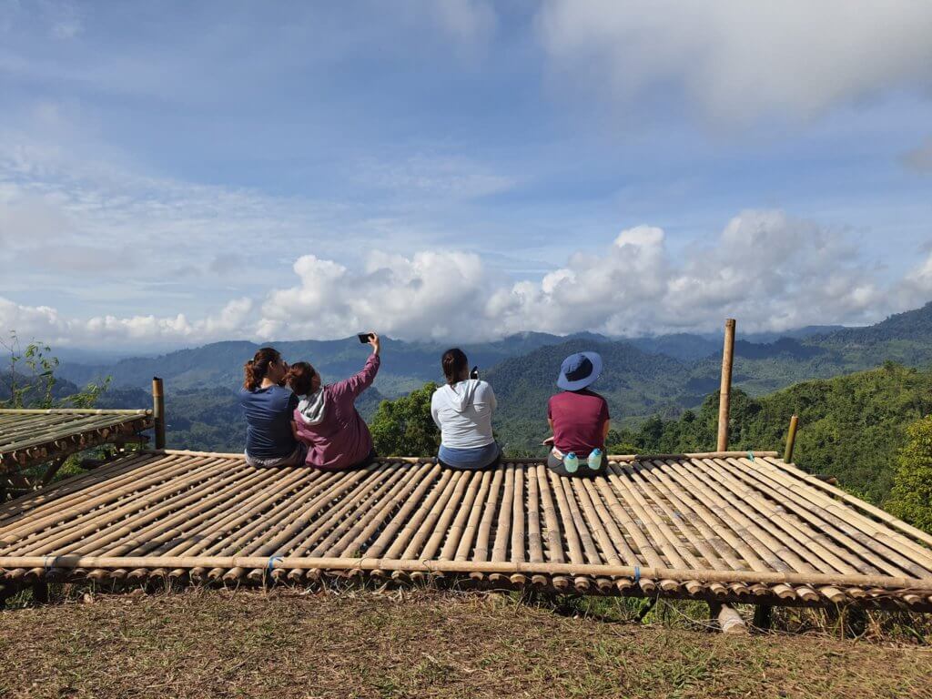 Camping Di Atas Gunung, Bung Shiroh Village Stay Menawarkan Pemandangan Memukau