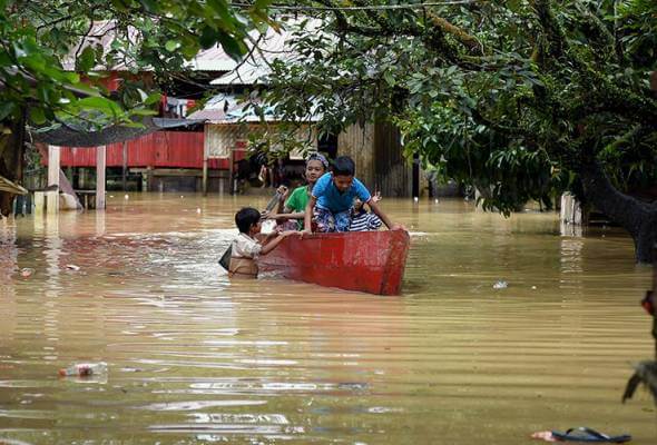 51609817461 Mangsabanjir 90% Berjaya Menyekat Banjir, Lelaki Ini Kongsi Tips Kurangkan Kesan Air Banjir Ke Dalam Rumah