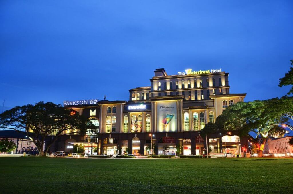 Sambut Krismas Bersama Keluarga, Ini 4 Hotel Menyediakan Buffet Bawah RM100 Seorang Di Kuching