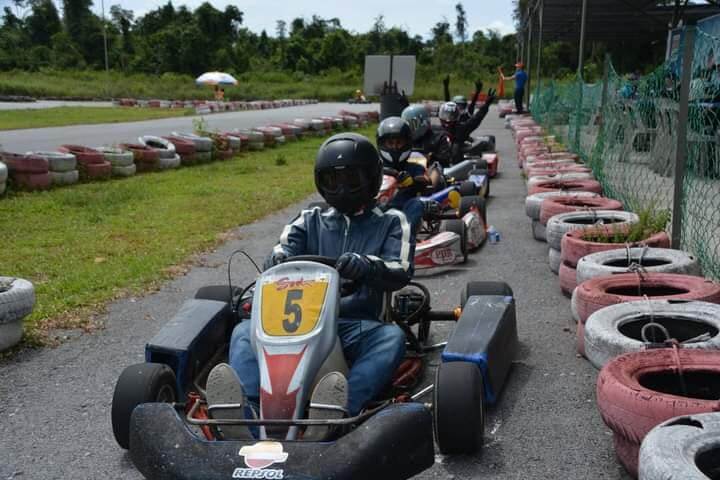 Minat Sukan Ekstrem? Jom Cuba Sukan Lumba Go-Kart Di Serapi Borneo Race Track Kuching