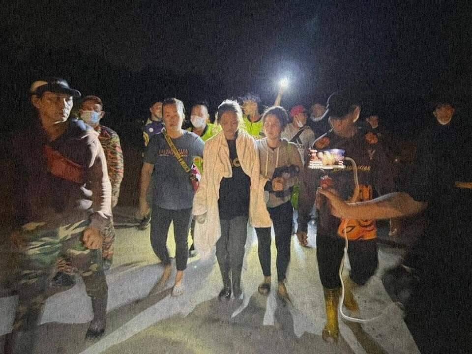 Datuk Dan Cucu Hilang Setelah Masuk Hutan Cari Buah Asam, Ditemui Dalam Keadaan Selamat Di Kota Samarahan