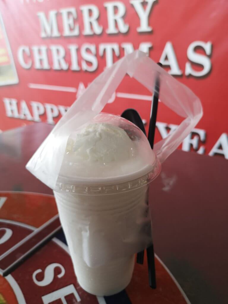Dibuat Daripada Isi Kelapa Segar, Ini 4 Coconut Shake Terbaik Di Kuching Yang Anda Perlu Cuba