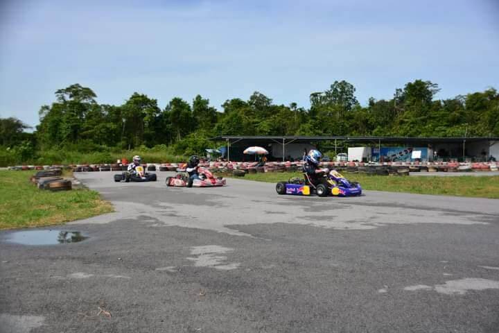Minat Sukan Ekstrem? Jom Cuba Sukan Lumba Go-Kart Di Serapi Borneo Race Track Kuching