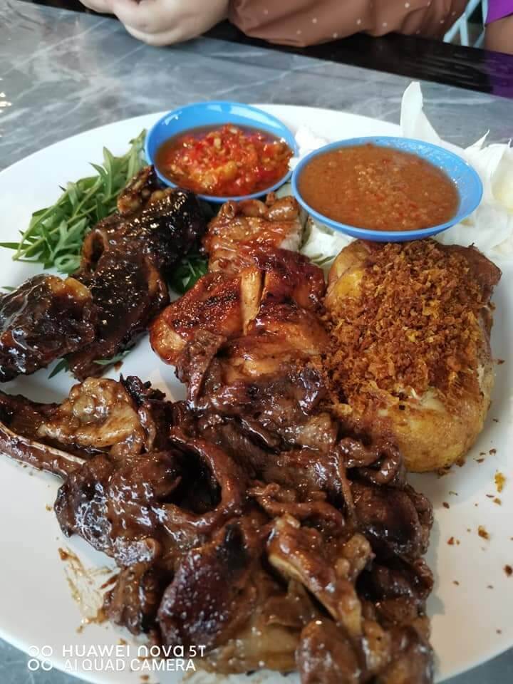 Nak Cuba Makanan Sedap Dengan Harga Berpatutan, Jom Singgah Ke Original Sia Sineq Di Kuching