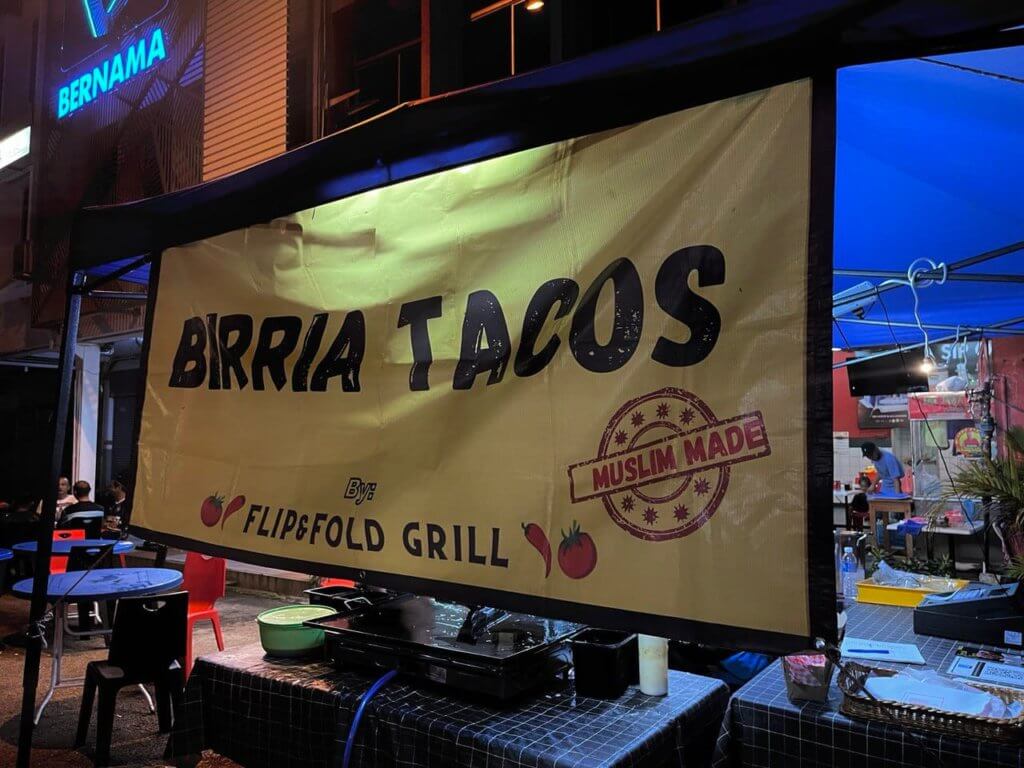 Jom Cuba Birria Tacos, Tortilla Mexico Berinti Daging Empuk Yang Padu Di Satok