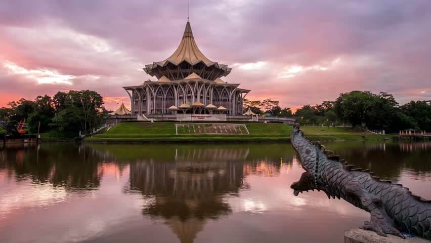 Gelaran 'Ketua Menteri' Di Sarawak Bakal Ditukar Menjadi 'Premier', Pindaan RUU Dibentang Hari Ini 8 Gelaran 'Ketua Menteri' Di Sarawak Bakal Ditukar Menjadi 'Premier', Pindaan RUU Dibentang Hari Ini