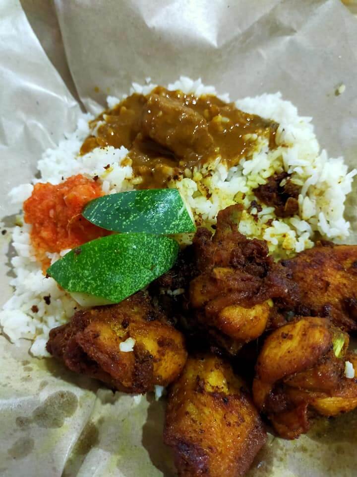 Nasi Berlauk Resepi Asli Dari Kelantan, Nasi Abe Original Kini Berada Di Waterfront Kuching!