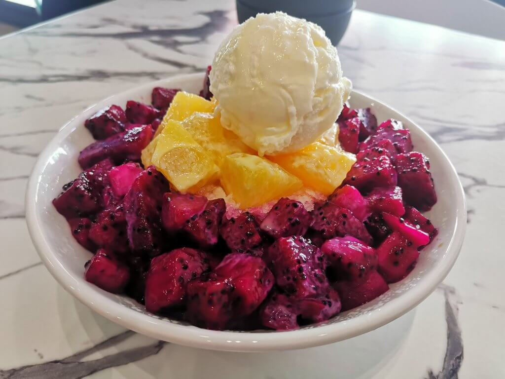 Nikmati Keenakan Buah-Buahan Segar Dihidang Bersama Aiskrim Di Borneo Fruit Shaved Ice Metrocity 8 Nikmati Keenakan Buah-Buahan Segar Dihidang Bersama Aiskrim Di Borneo Fruit Shaved Ice Metrocity