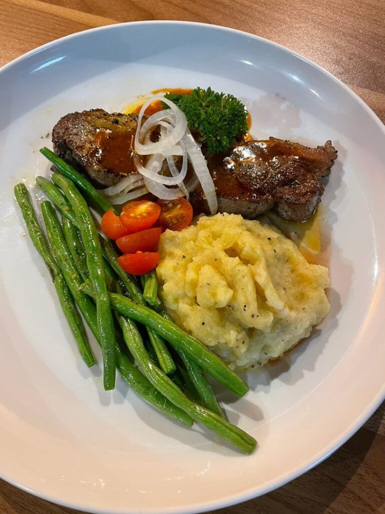 Makanan Western Terbaik Di Kuching Yang Anda Perlu Cuba, Jom Singgah Ke Denis' Diner